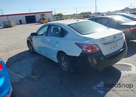 2015 Nissan Altima 2.5/2.5 S/2.5 Sl/2.5 Sv из США, поврежденный, VIN 1N4AL3AP7FC417072